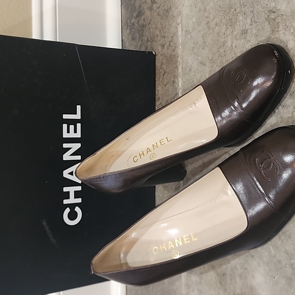 Chanel BROWN LEATHER SHOES - Picture 1 of 2